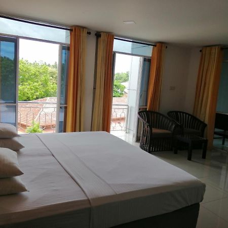 Mars Hotel Тангале Екстериор снимка