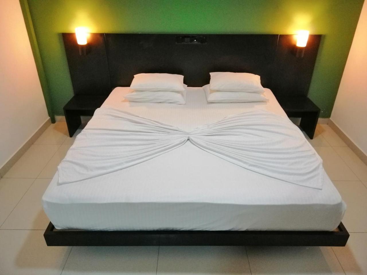 Mars Hotel Тангале Екстериор снимка