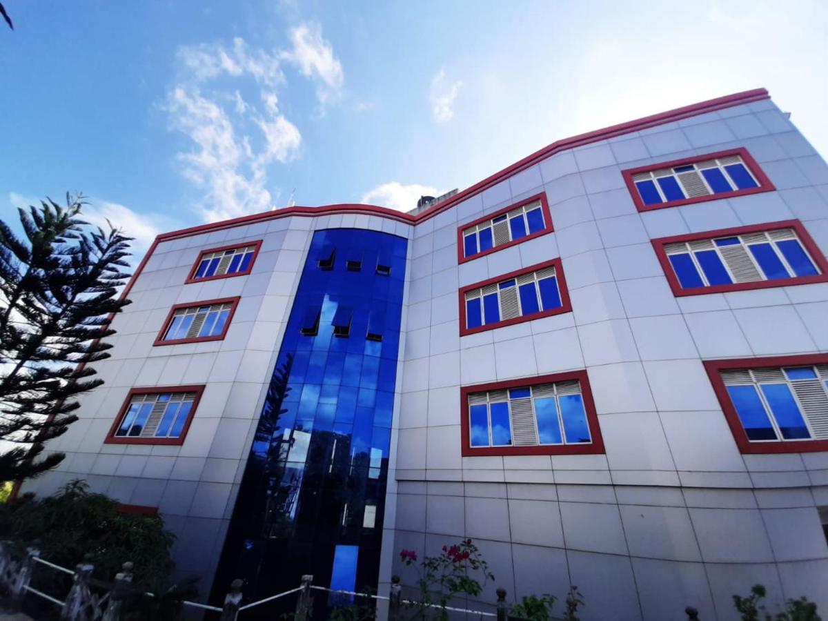 Mars Hotel Тангале Екстериор снимка