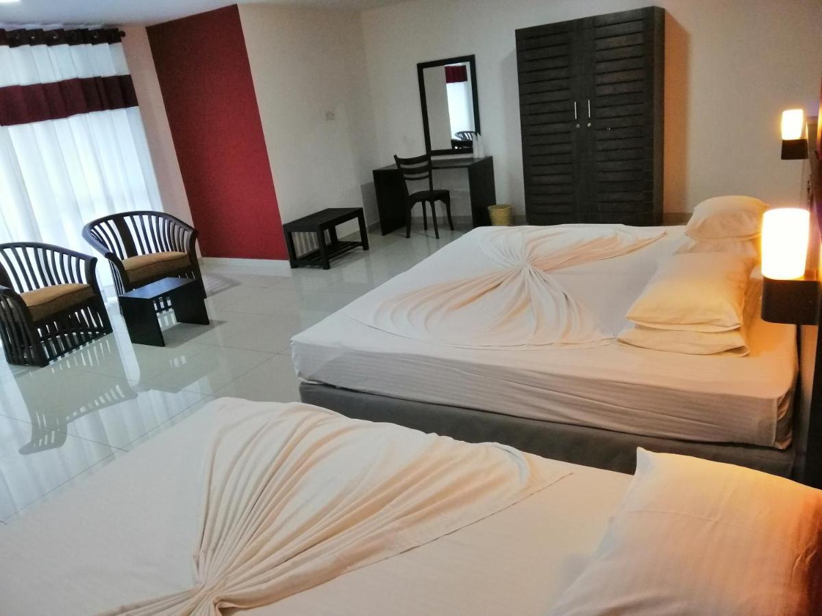 Mars Hotel Тангале Екстериор снимка