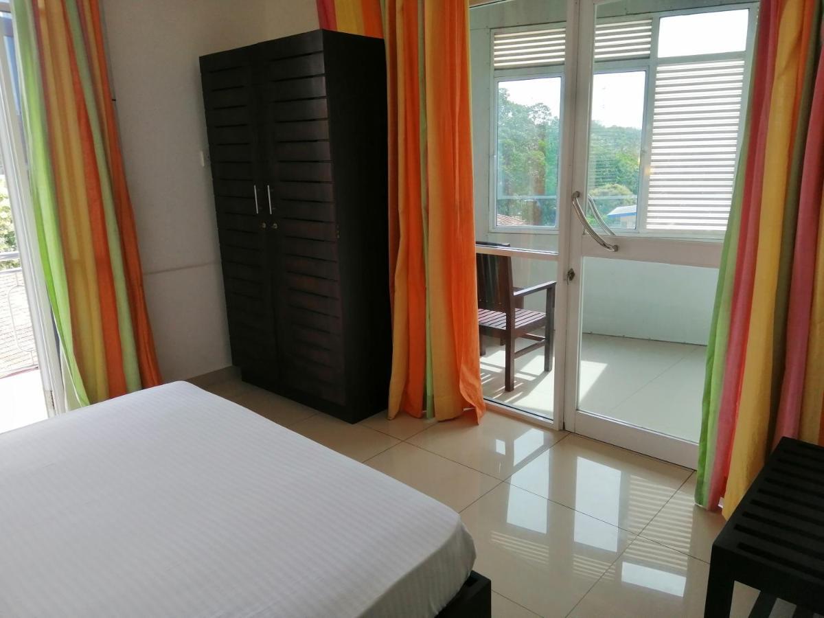 Mars Hotel Тангале Екстериор снимка